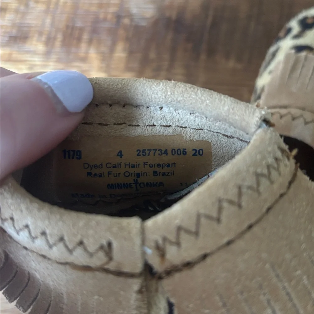 Minnetonka Baby/Toddler Leopard Print Fringe Moccasin - Tan size 4